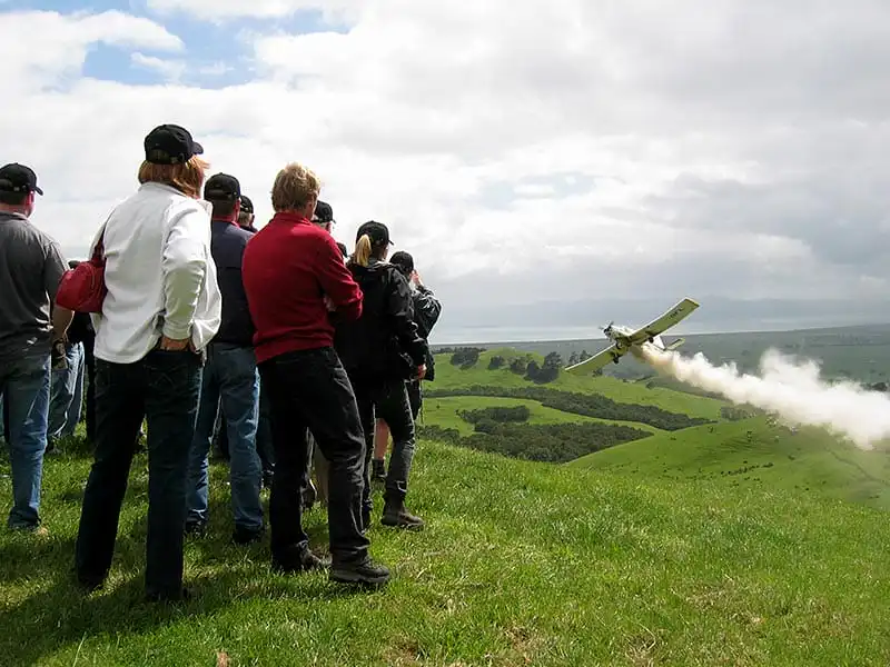 New Zealand Topdressing - Farm & Leisure Tours